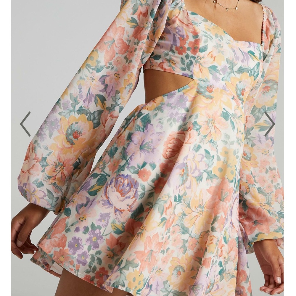 EBONEE MINI DRESS - PUFF SLEEVE CUT OUT DRESS IN FLOWER CROWN
SHOWPO